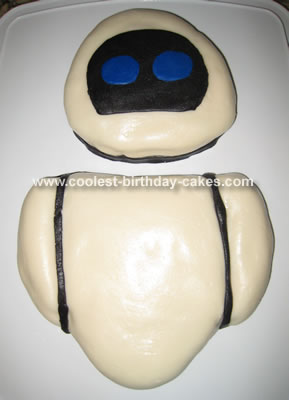 Eve from Wall E Cake