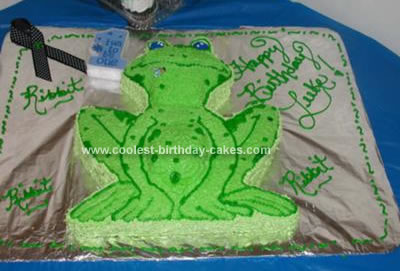 Cute Homemade 2D Carved Frog Cake