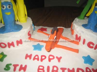 coolest-gumby-and-friends-birthday-cake-2-21371150.jpg
