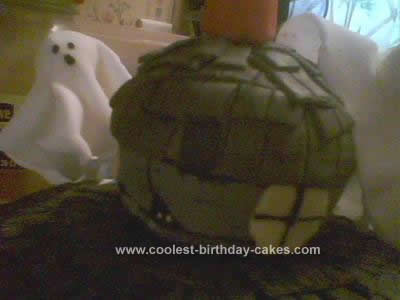 coolest-haunted-house-cake-17-21411371.jpg
