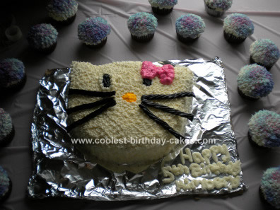 coolest-hello-kitty-birthday-cake-149-21379999.jpg