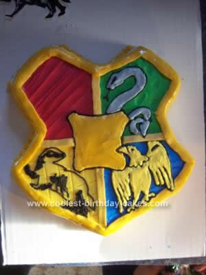 Homemade Hogwarts Crest Cake