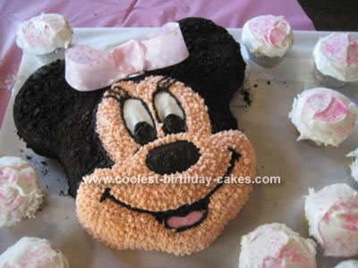 A Minnie Mouse Cake!