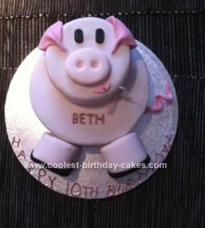 coolest-piggy-birthday-cake-idea-34-21454265.jpg