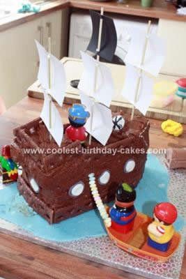 coolest-pirate-ship-cake-design-136-21379008.jpg
