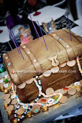 coolest-pirate-themed-treasure-chest-cake-98-21630423.jpg