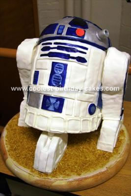 R2D2 Birthday Cake