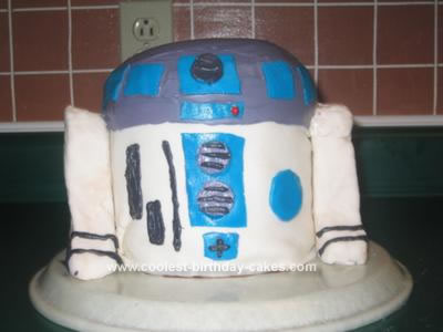 Homemade  R2D2 from Star Wars Cake