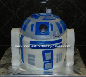 Homemade R2D2 Star Wars Cake