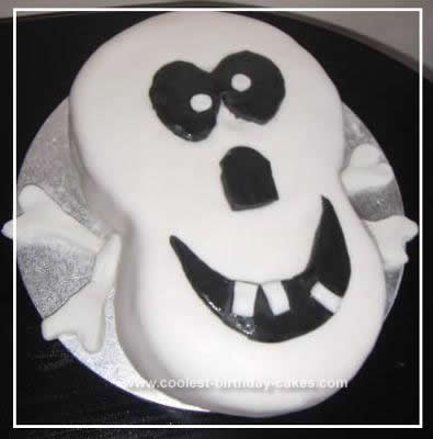coolest-skull-crossbones-birthday-cake-28-21484869.jpg