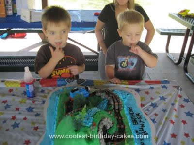 coolest-thomas-the-train-island-of-sodor-birthday-cake-5-21395428.jpg