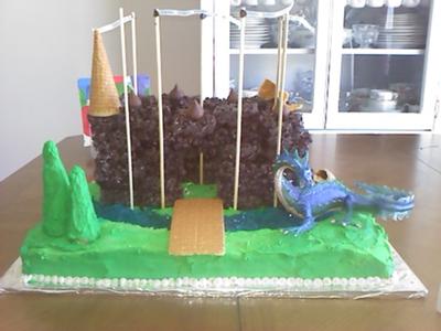 homemade-castle-and-dargon-cake-21476269.jpg