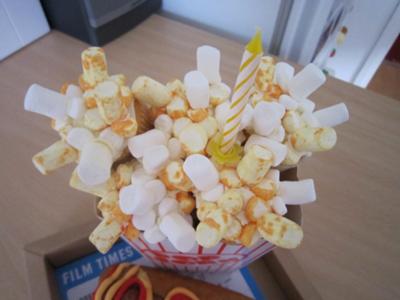 homemade-popcorn-and-hotdog-cake-21498938.jpg