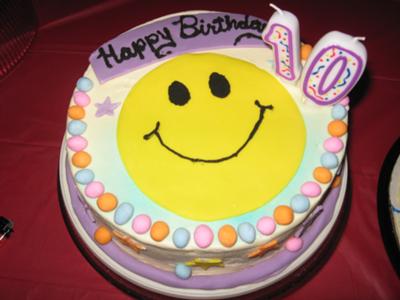 smiley face birthday cake
