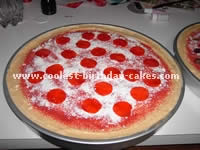 Cake Decorating Tips for Pizza-Shaped Cakes