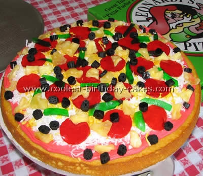 Cake Decorating Tips for Pizza-Shaped Cakes