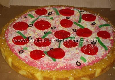 Cake Decorating Tips for Pizza-Shaped Cakes