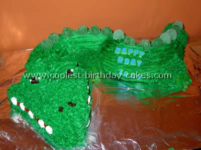 Alligator Cake Decorating Idea