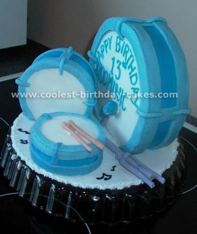 Drum-Shaped Cake