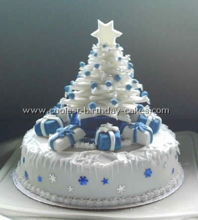 Tree-Shaped Christmas Cakes