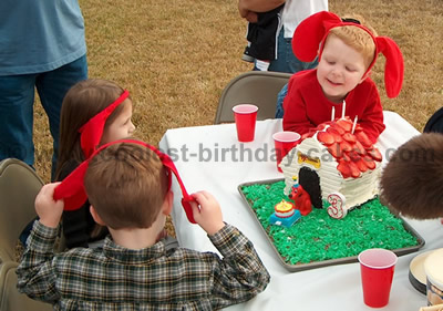 Clifford Cake Photo