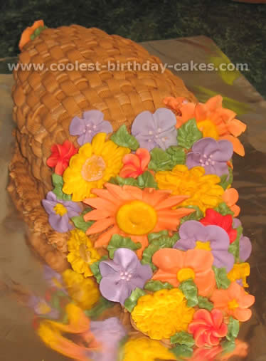 Coolest Cornucopia Cake Ideas, Photos and How-To Tips