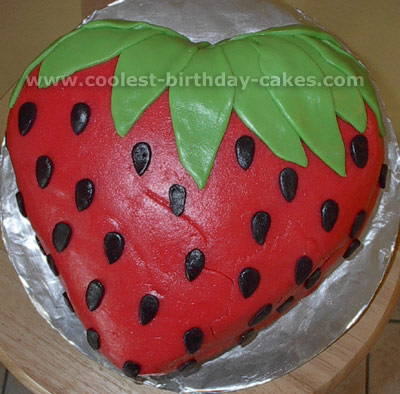 Fruit-Shaped Creative Cakes