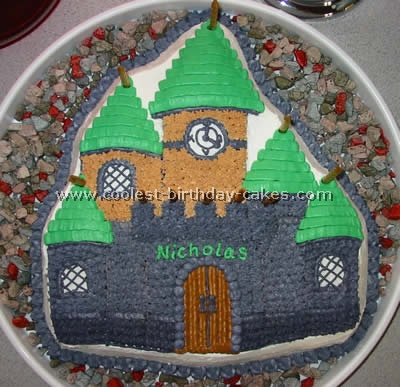 Homemade Hogwarts Harry Potter Cake