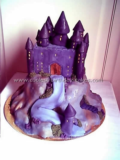 Homemade Hogwarts Harry Potter Cake