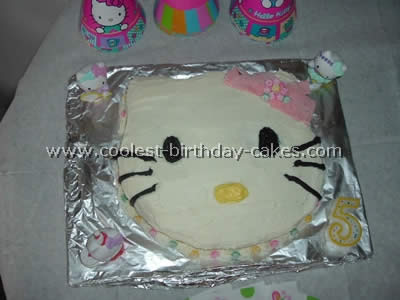 Hello Kitty Cake