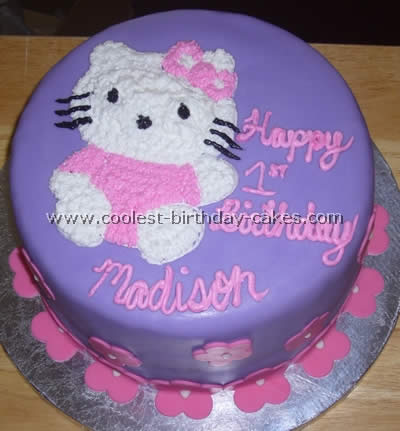 Hello Kitty Cake