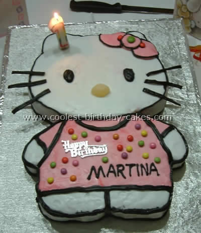 Hello Kitty Cake