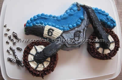 Coolest Homemade Birthday Cake Ideas for Motorcycle Fans