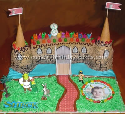 Shrek Character Cake Photo