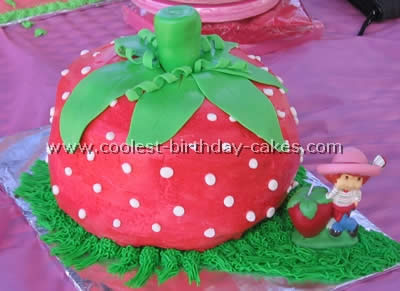 Strawberry Shortcake Kids Birthday Cake Idea