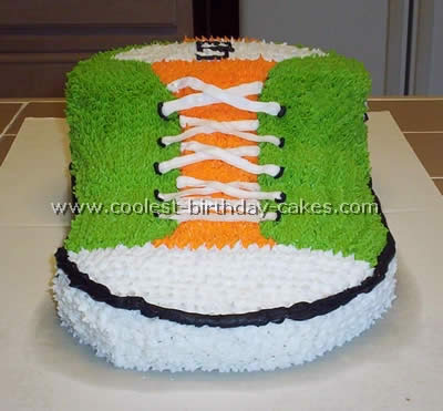 Tips on Cake Decorating Shoe-Shaped Cakes