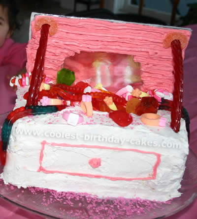 Purse-Shaped Unique Birthday Cake