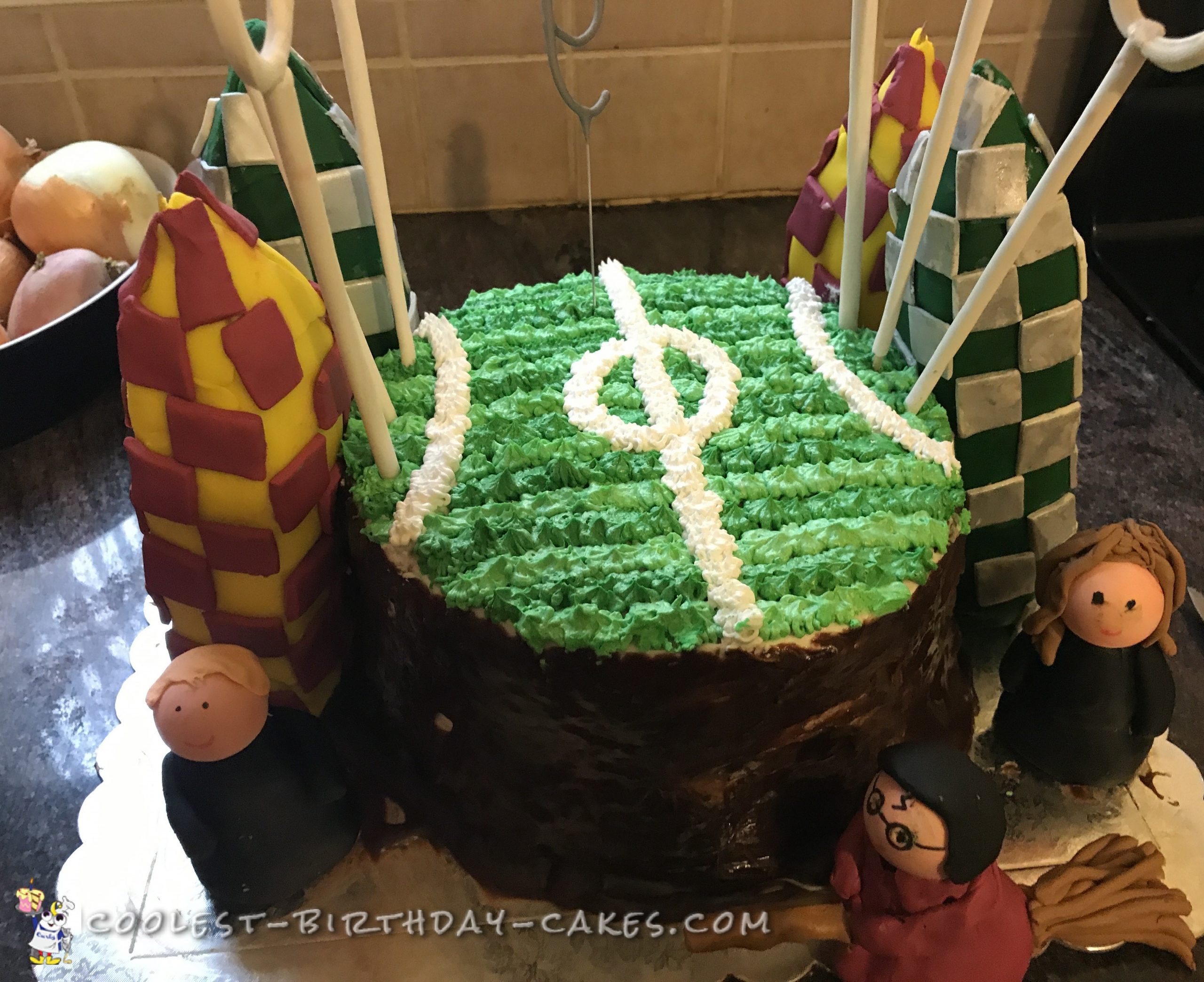 Cool Quidditch Cake With Harry, Ron and Hermione