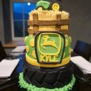 Coolest John Deere tractor cake!