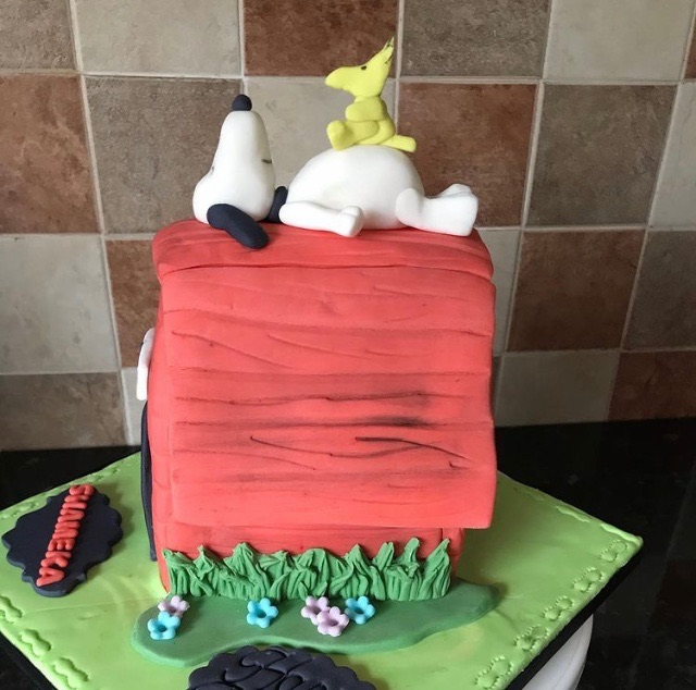 Snoopy cake